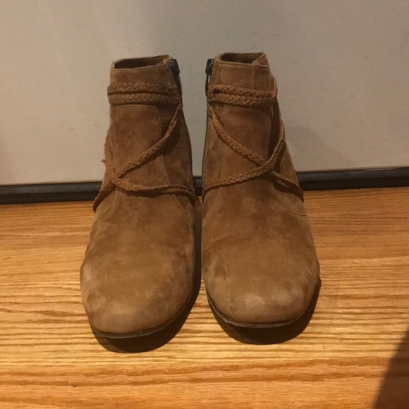 Via Spiga Maddox block heel bootie boots shoes - Picture 3 of 8